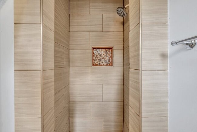 Building Photo - 12473 Northwood Rd