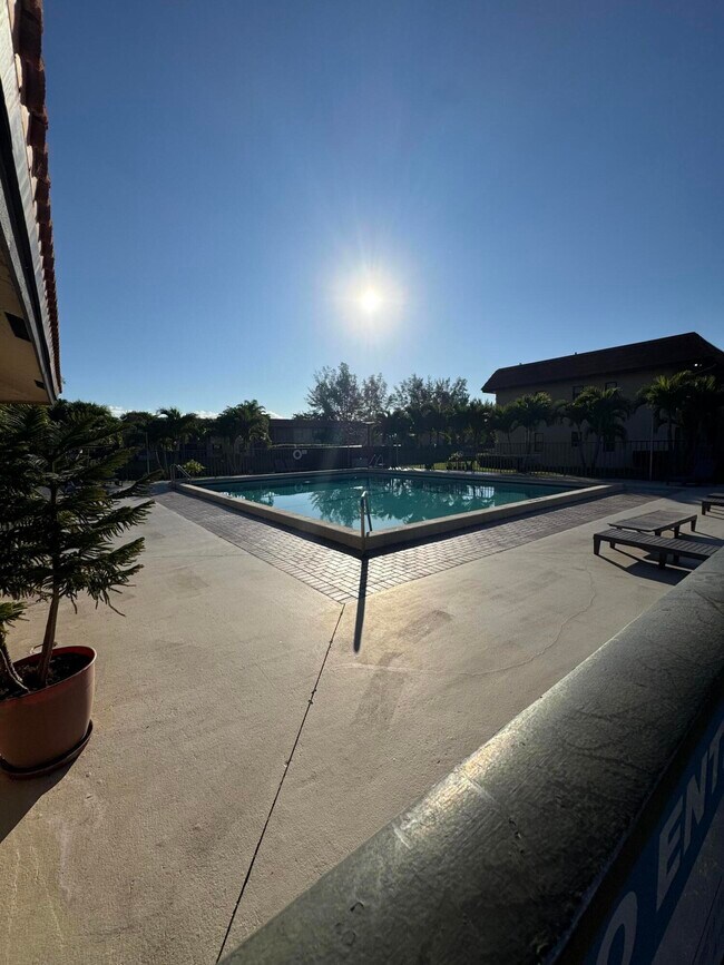 Building Photo - 21890 Lake Forest Cir