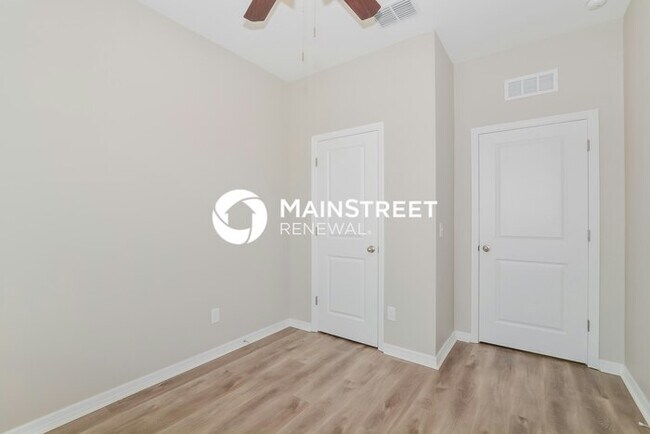 Building Photo - 3 Bedroom Pet-Friendly Home in St. Cloud, FL with Main Street Renewal