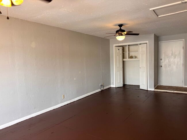 Building Photo - 1407 Harris Ln