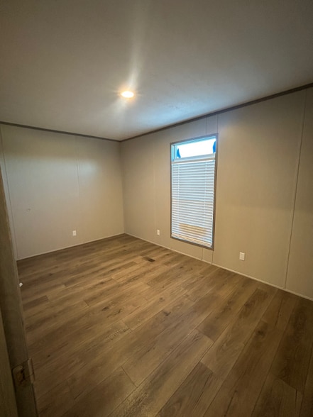 Building Photo - 10301 SE 29th St