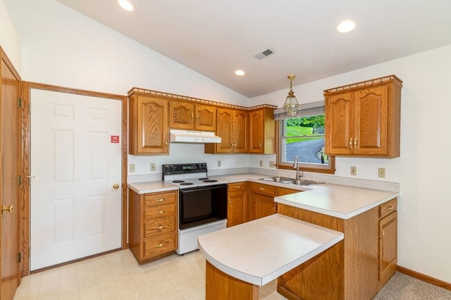 Building Photo - 151-163 E Jones