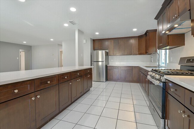 Building Photo - 12931 Morene St