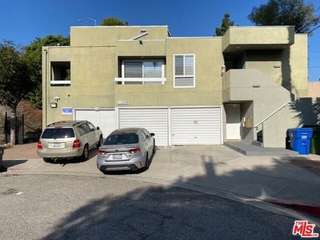 Building Photo - 11209 W Sardis Ave