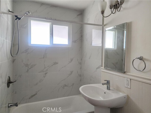 Building Photo - 15018 Cleary Dr