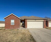 Building Photo - 1018 N Oxford Dr