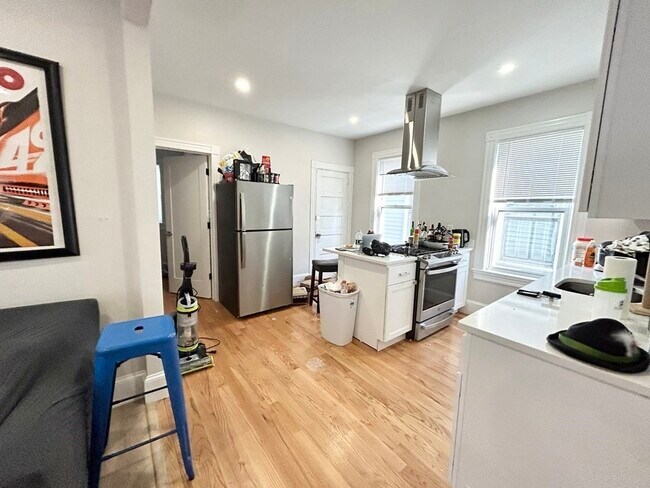 Building Photo - 74 Marine Rd