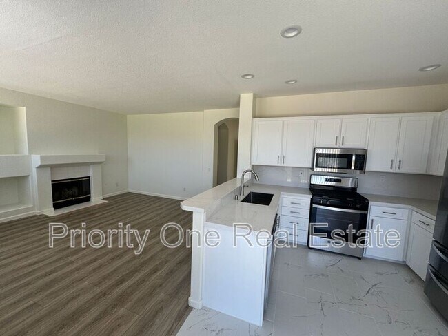 Building Photo - 560 Calle Capistrano