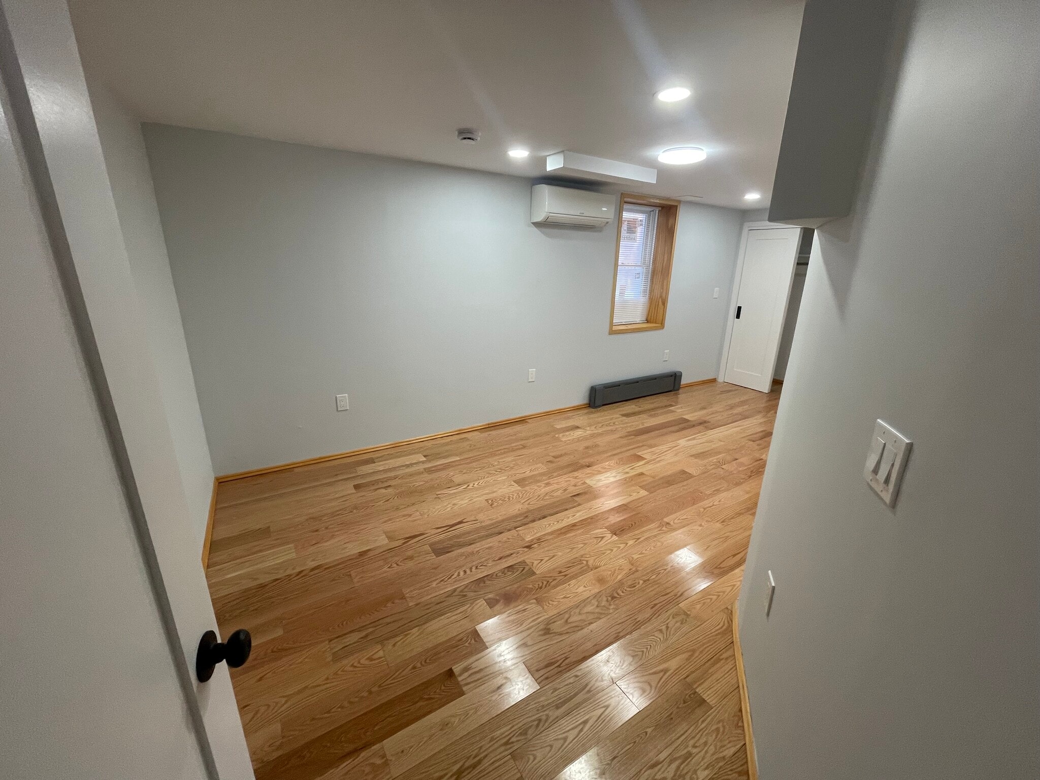 Building Photo - 2544 Yates Ave