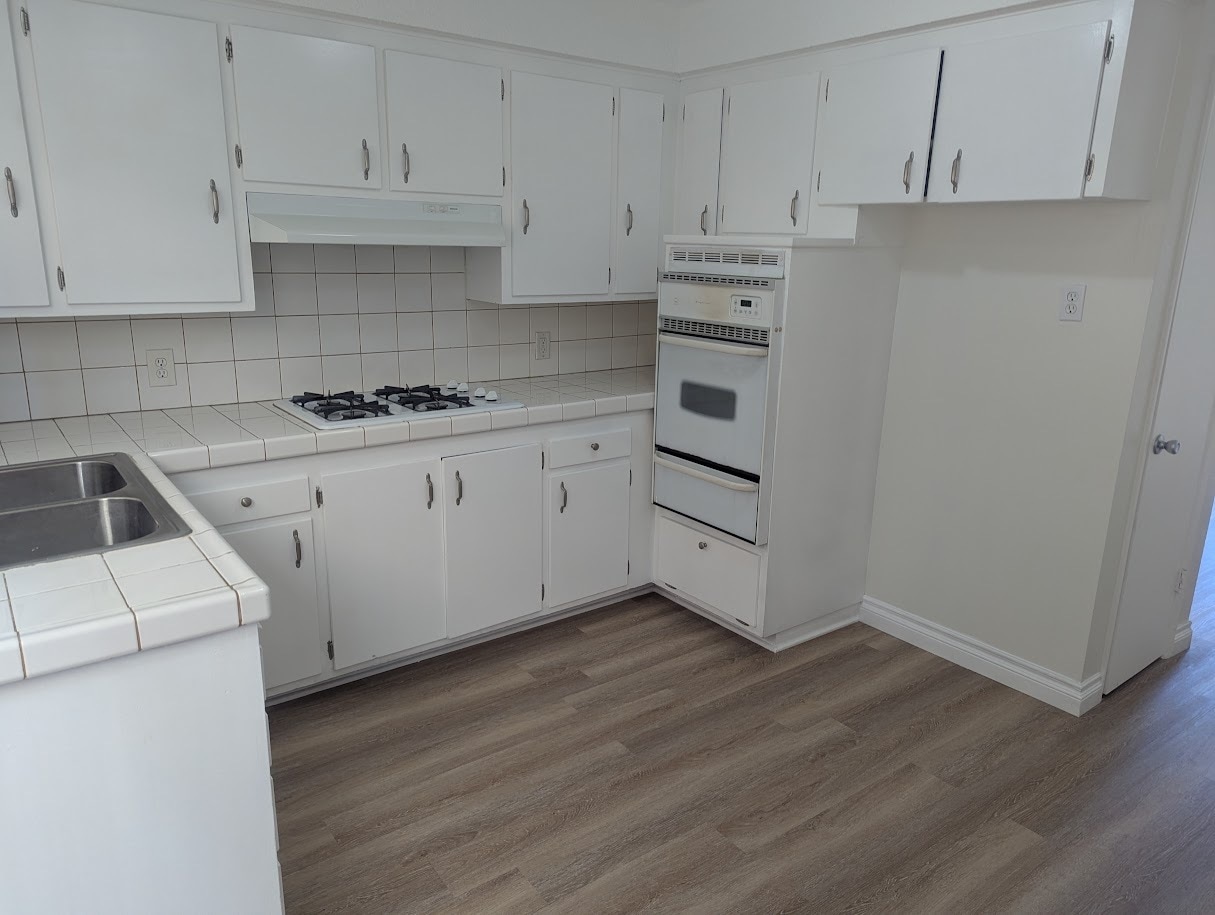 Building Photo - 216 Melrose Dr