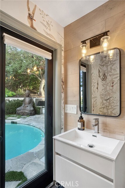 Building Photo - 3642 Alta Mesa Dr