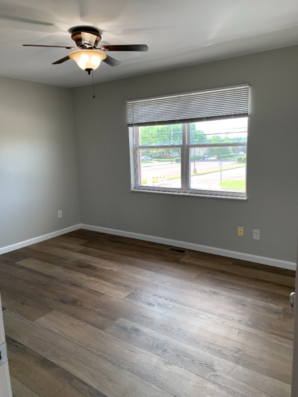 Building Photo - 2 W Academy Dr