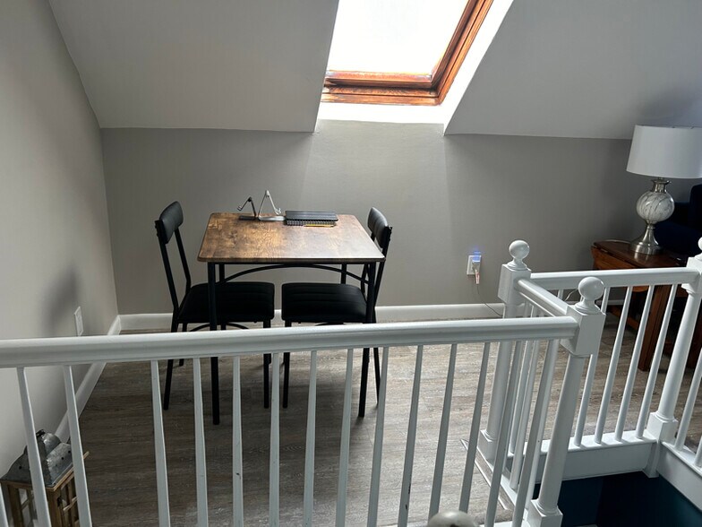 Building Photo - 11 Arbor St