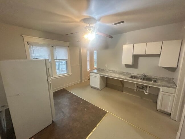 Building Photo - 2577 N 15th St