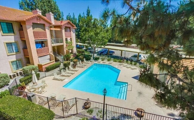 Building Photo - **Private 1 bed / 1 bath Condo in Carmel M...