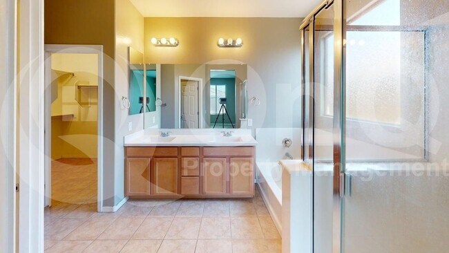 Building Photo - 14425 W Dahlia Dr
