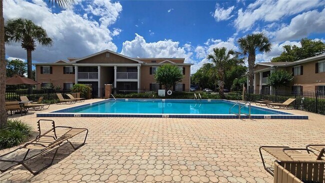 Building Photo - 145 N Pearl Lake Causeway