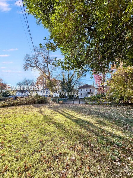 Building Photo - 3114 Barton Ave