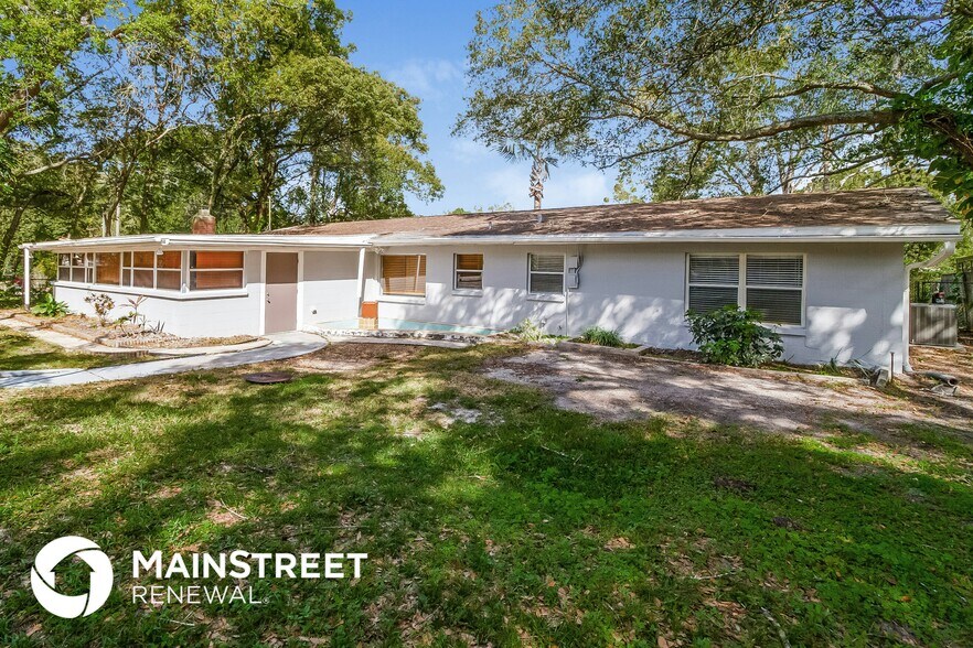 Building Photo - 1197 W Lakeview Cir