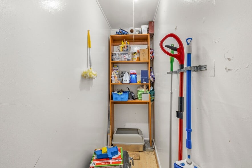 Building Photo - 2205 Plantation Dr