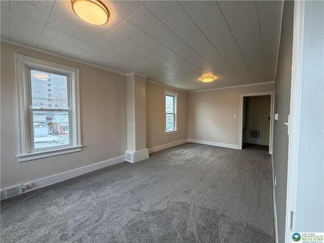 Building Photo - 1403 Center St