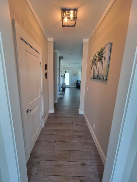 Building Photo - 100 Seabreeze Cir