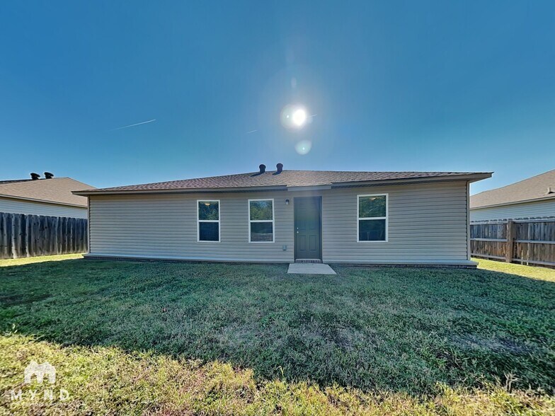 Building Photo - 303 Westwood Dr