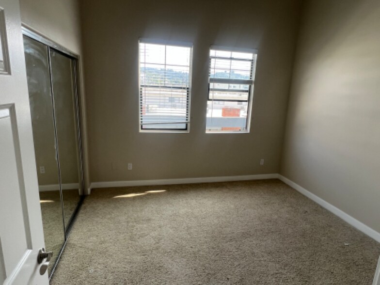 Building Photo - 4623 Willis Ave