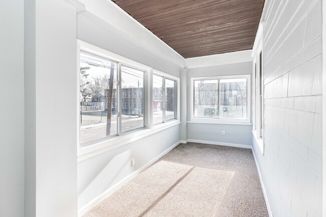 Building Photo - 251 Floral Ave