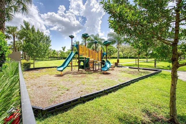Building Photo - 5060 Eucalyptus Dr