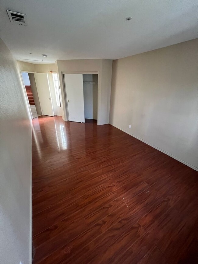 Building Photo - Spacious 4-Bedroom + Office Home in Desirable HOA Community Near New Shopping & Costco