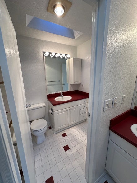 Building Photo - 1815 14th Ave