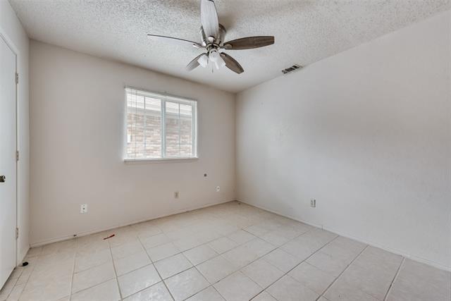 Building Photo - 411 S Las Vegas Trail