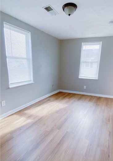 Building Photo - 1227 Sea St