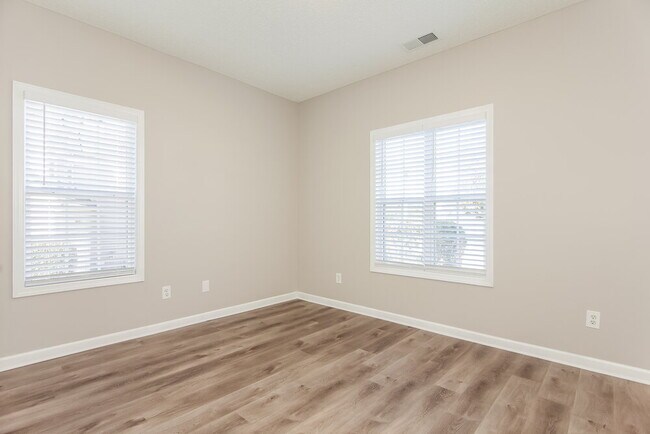 Building Photo - 64 Paxton Pl