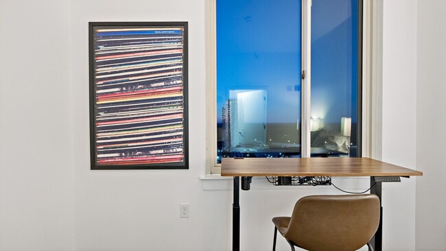 Building Photo - 1556 Spring Hill Rd