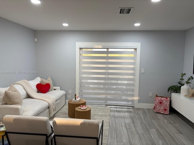 Building Photo - 14113 SW 120th Ct