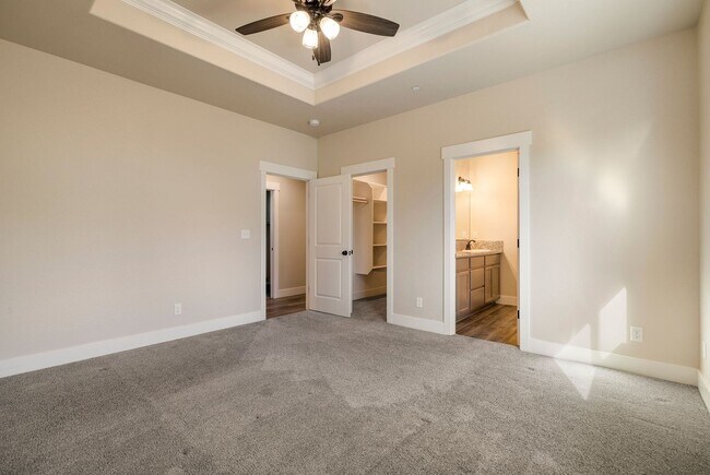 Building Photo - Discover your dream rental just minutes off the Skyway in beautiful Paradise