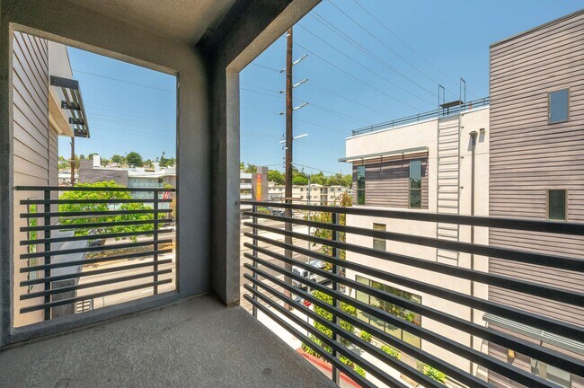 Building Photo - 4320 N Eagle Rock Blvd