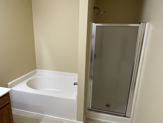 Building Photo - Refreshed 3 Bedroom House in NW Charlotte