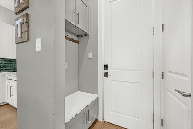 Building Photo - 4506 Hardy St