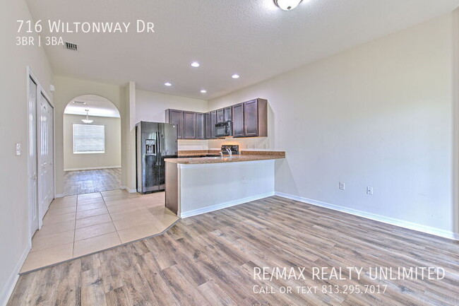Building Photo - 716 Wiltonway Dr