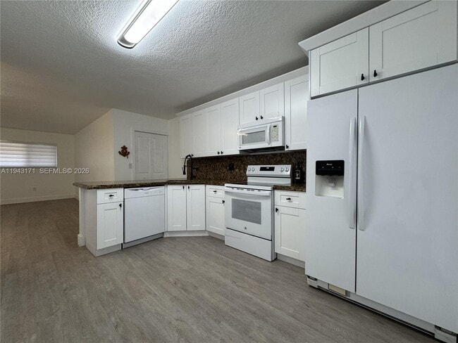 Building Photo - 3375 W 76th St