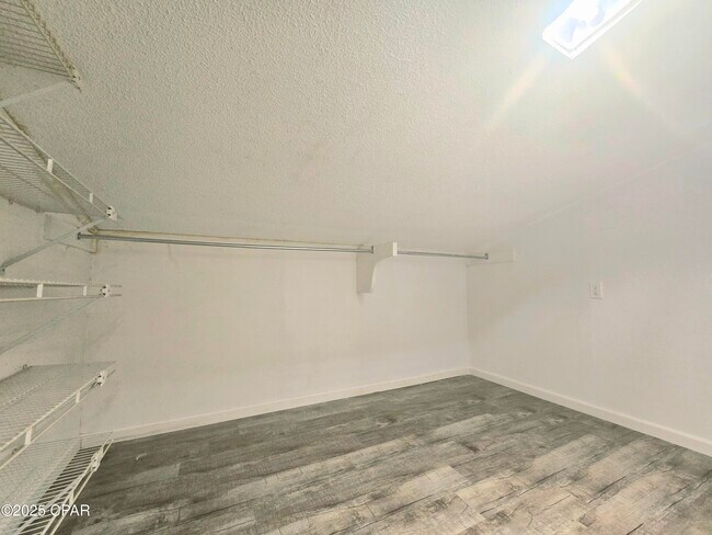 Building Photo - 7248 Shady Dr