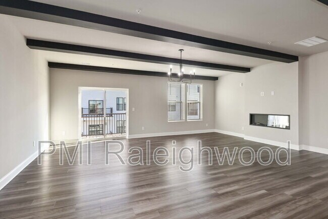 Building Photo - 1245 S Blount St