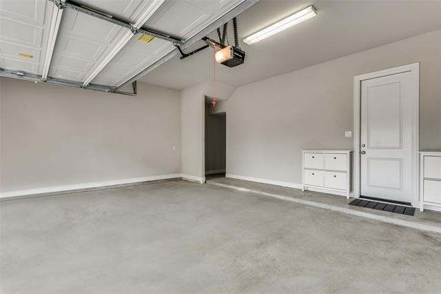 Building Photo - 7304 Van Tuyl Pkwy