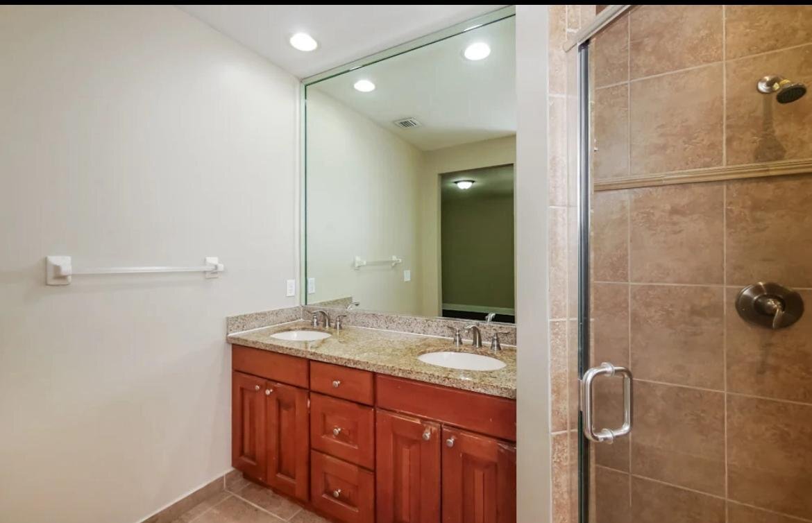 Building Photo - 3720 SW 69th Ave