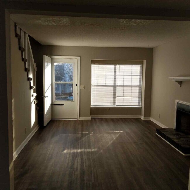 Building Photo - 3006 Woodymore Pl