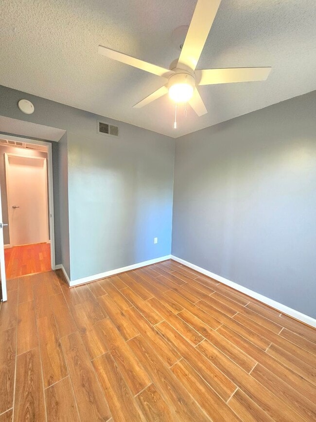 Building Photo - For Rent – 2 Bedroom | 1.5 Bathroom Townho...