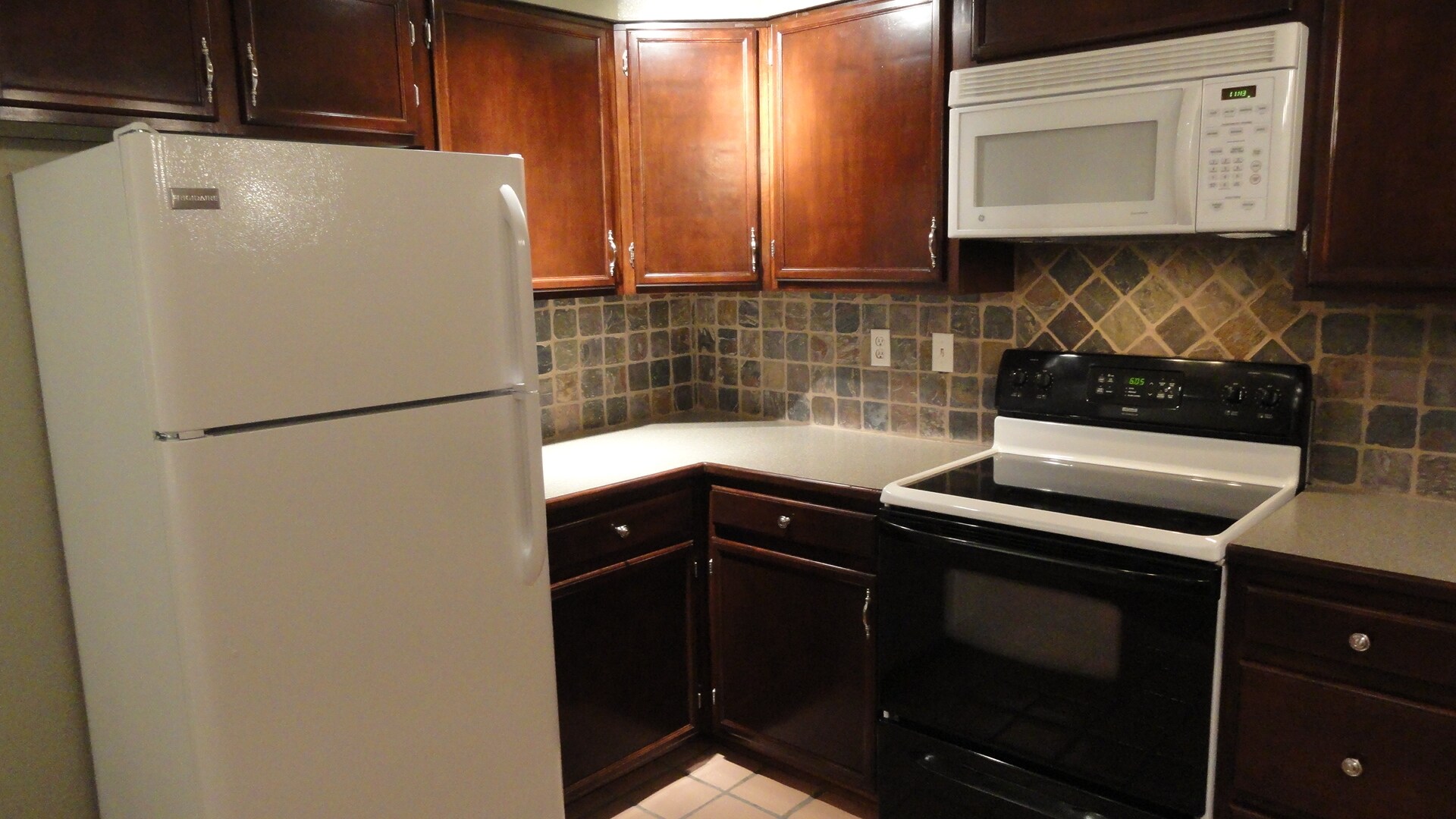 Kitchen - 9705 W 97th Ave